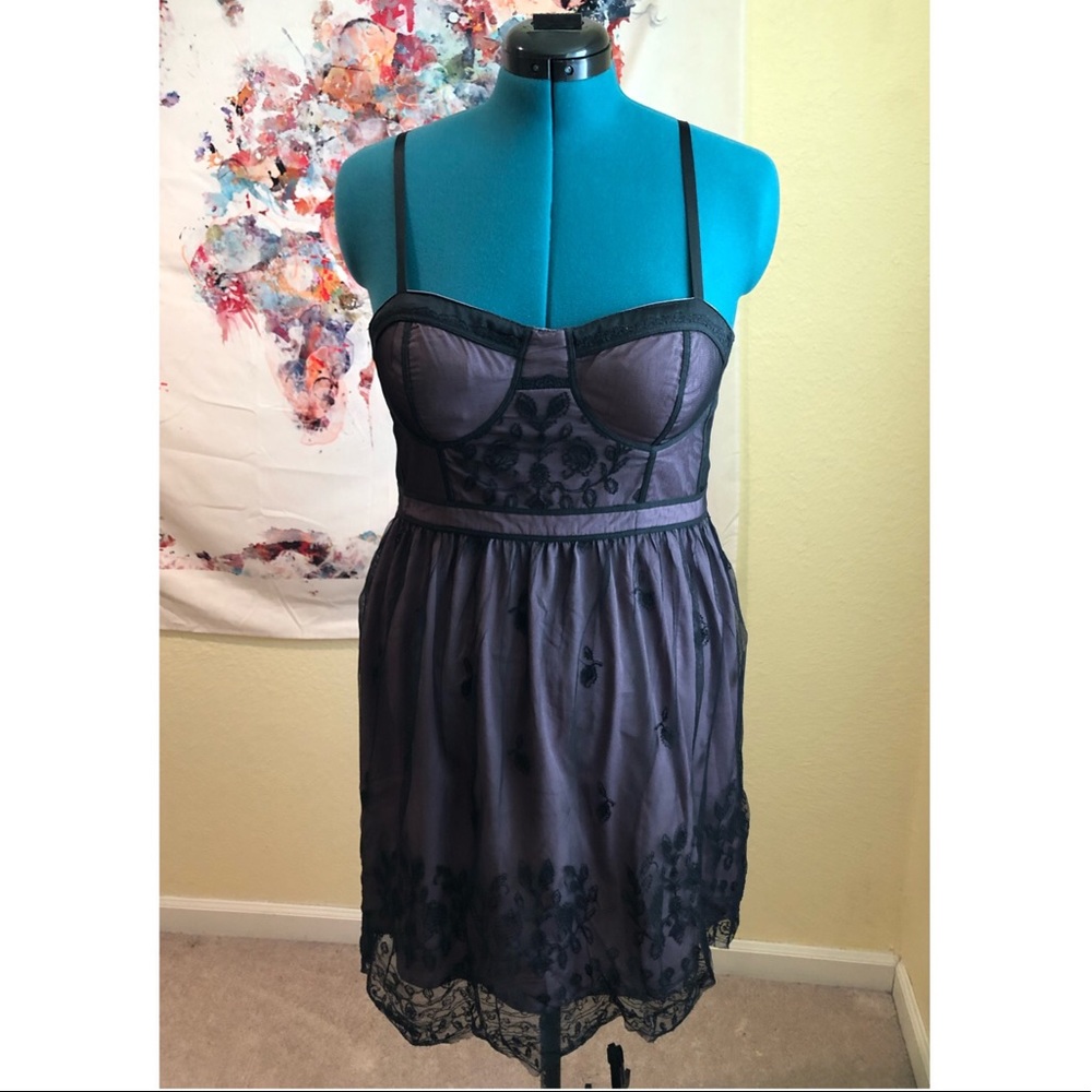 Lace midi dress